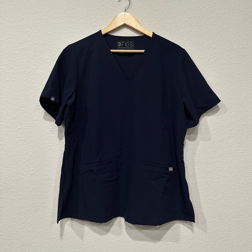 Figs Casma Top (Navy)